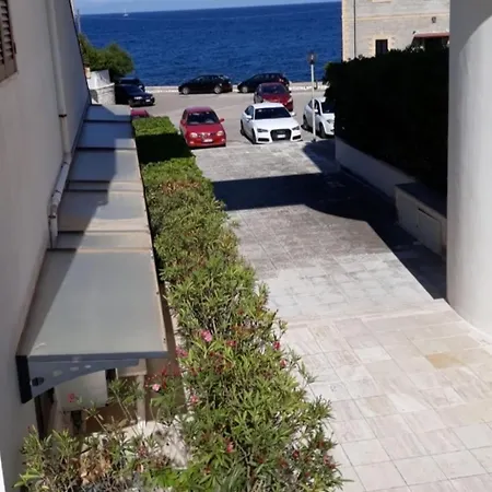 White Light-house Apartment